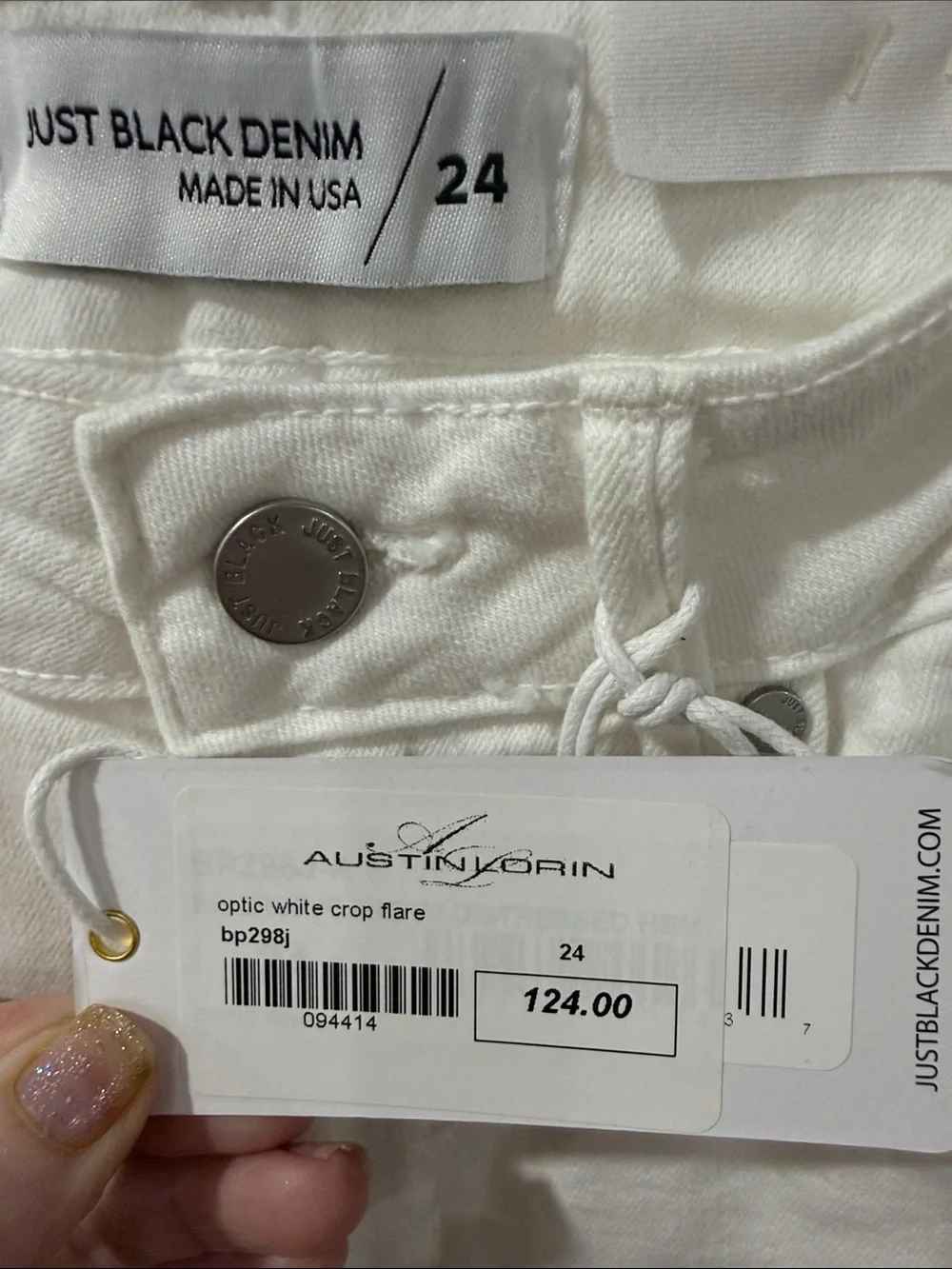 Just Black Off-White Cropped Straight-Leg Jeans